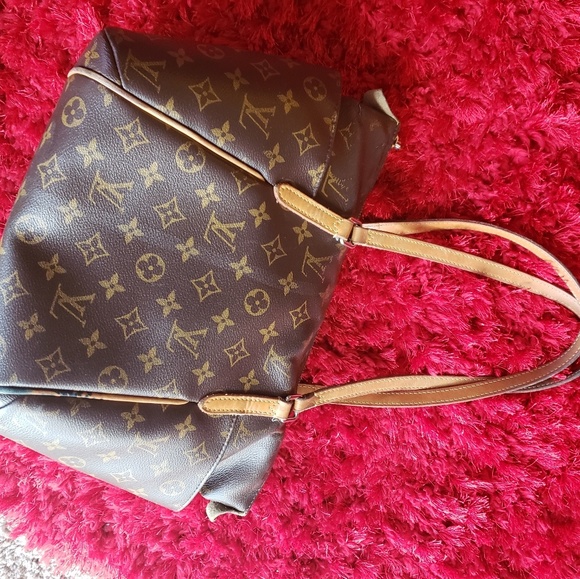 Louis Vuitton Totally PM --Pending local PU - Picture 5 of 8